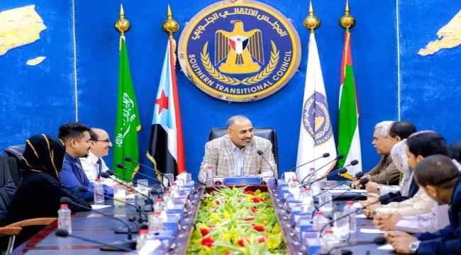 الرئيس الزبيدي:سنكون الى جانب شعبنا بكل إمكانياتنا المتاحة