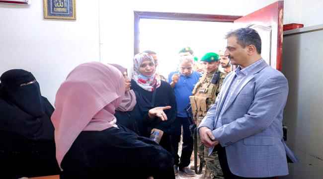 وجّه بتفعيل أنشطته.. لملس يؤكد على أهمية اضطلاع مكتب الإحصاء بمهامه وتنفيذ مسؤولياته الوطنية