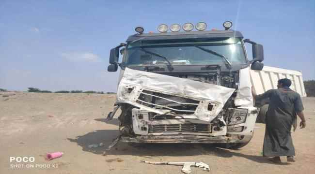 تصادم بين شاحنة وطقم عسكري بالمخا يودي بحياة 5جنود