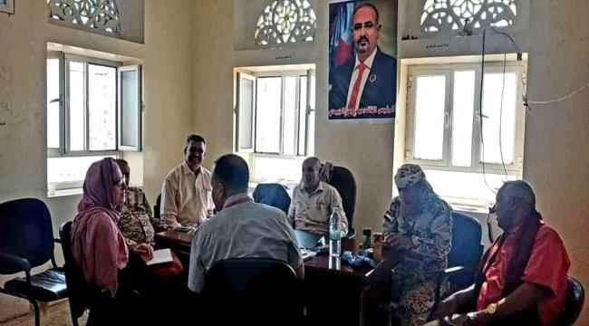 قيادة العمليات المشتركة في محور الضالع تلتقي بفريق اللجنة الدولية للصليب الأحمر