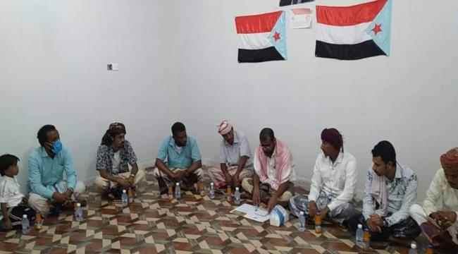 رئيس تنفيذية انتقالي سيحوت يعقد اجتماعاً برؤساء اللجان المحلية بالمراكز