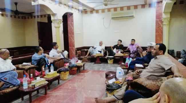 مدير عام الشيخ عثمان يبحث مع تجار السيلة سبل رفع ايرادات المديرية