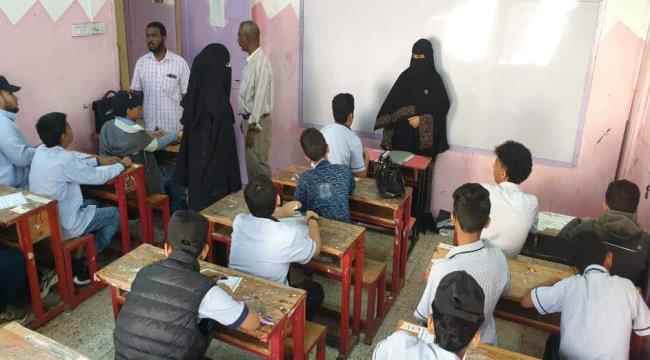 وكلاء مدرسة التفوق ومشرفوها ورئيس الكنترول يتفقدون سير امتحانات الفصل الثاني