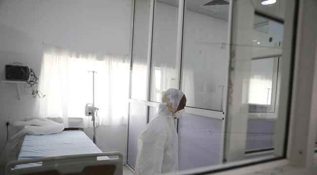 أستاذ صحة المجتمع بجامعة حضرموت يحذِّر من انفجار وبائي لـ"كوفيد19" بمناطق الوادي