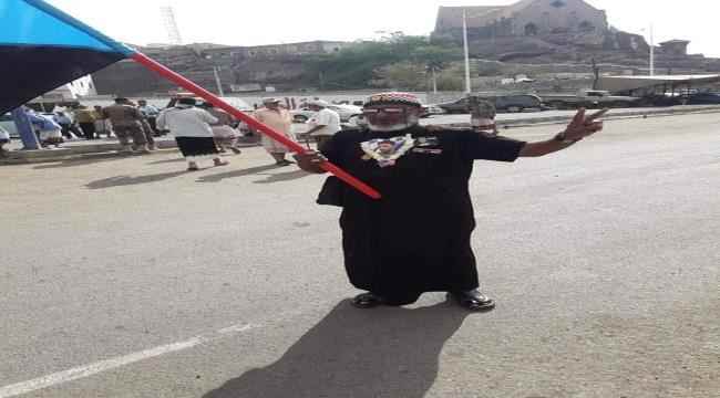 الحكومة: المطالب المشروعة للمواطنين تحظى بأولوية وعلى الجميع التعامل بمسؤولية