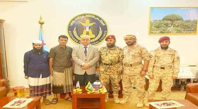 قائد قوات الدعم والإسناد يدين الحادث الإرهابي الذي تعرض له الوزير الوالي بالعاصمة عدن 