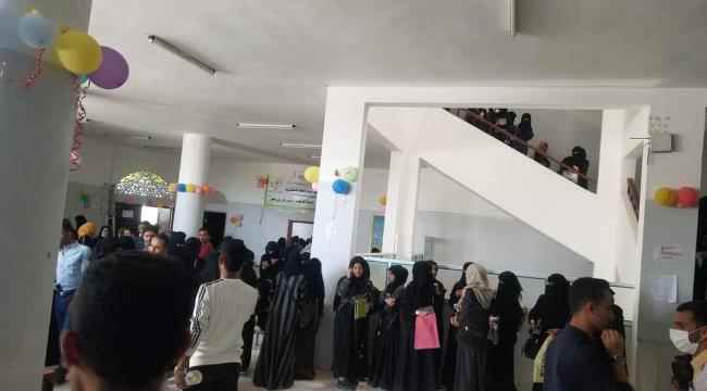 عاجل:مليشيات الحوثي تقصف كلية الآداب بتعز أثناء تواجد الطلاب وسقوط جرحى
