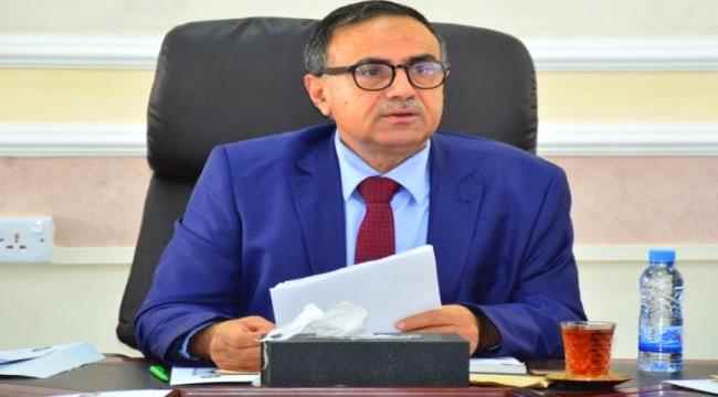 رئيس جامعة عدن ينفي امتلاكه أي حساب على مواقع التواصل الاجتماعي