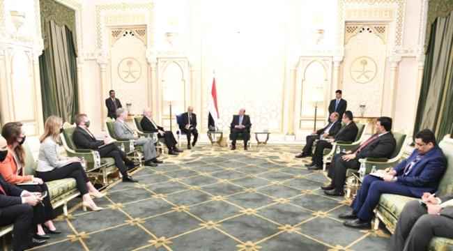 رئيس الجمهورية يستقبل المبعوث الأمريكي الى اليمن