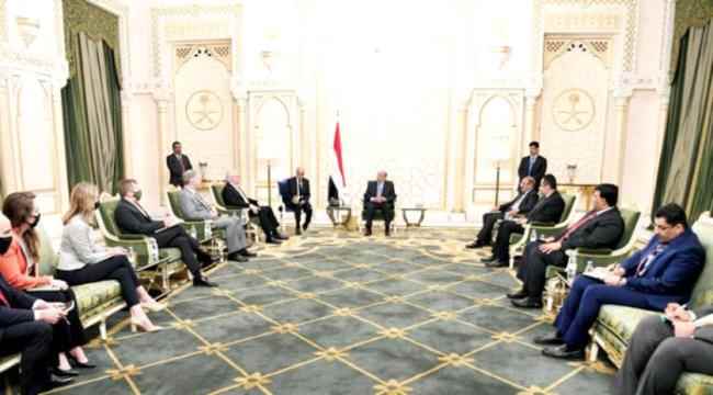 الشرق الاوسط : هادي يرفض المشروع الإيراني... والحوثيون يقصفون نازحين في مأرب