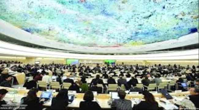 محلل سياسي يكشف سبب تراجع لجنة الخبراء الدوليين عن اتهام الحكومة بالفساد؟ 