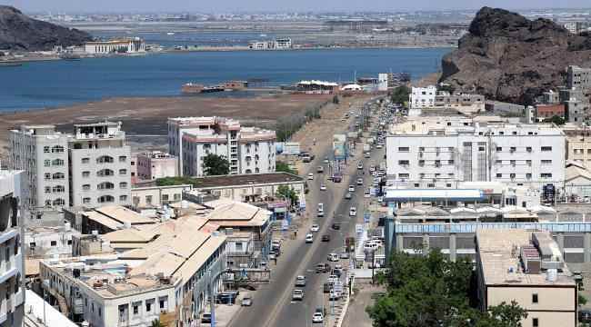 مسؤول حكومي : لا يوجد إنسان بعدن غير مسؤول عما يحدث