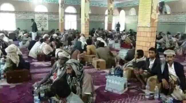 الحوثيون يحولون المساجد إلى مقار لتناول "القات" في شهر رمضان