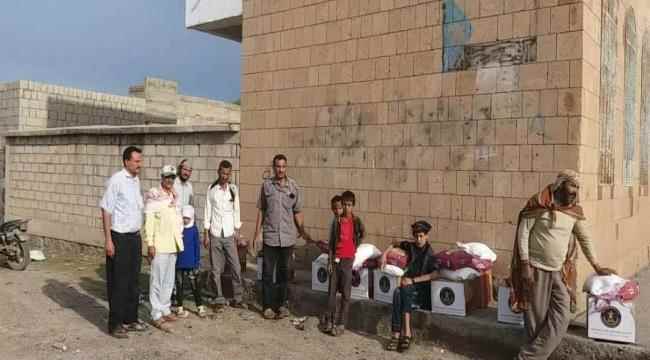 الضالع : انتقالي الحصين يدشن توزيع السلال الغذائية لأسر الشهداء بالمديرية