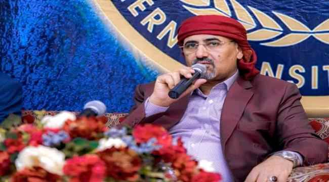 الرئيس القائد عيدروس الزُبيدي يلتقي أعضاء الأمانة العامة للمجلس والقيادة المحلية لانتقالي العاصمة عدن