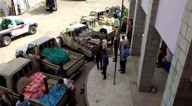 مركز بني سعيد بجحاف يسير قافلة غذائية دعمًا لجبهات القتال شمال الضالع