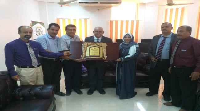 منسقية الأنتقالي في كليات جامعة عدن تكرم وزير الخدمة المدنية والتأمينات عبد الناصر الوالي