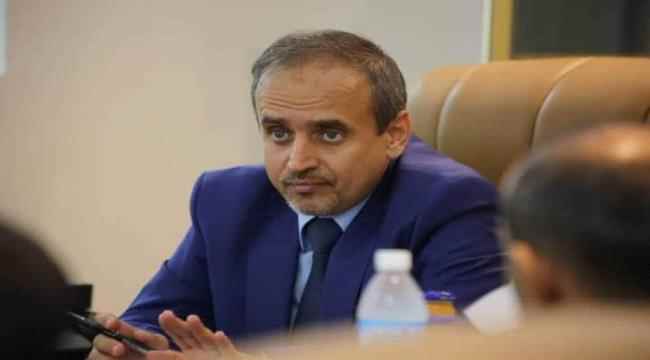 طلاب اليمن بالخارج يفضحون تناقض وزير التعليم العالي "الإخواني" قبل وبعد توليه المنصب