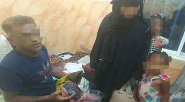 مستخدما إمرأة وأطفال كغطاء له : شرطة دار سعد تلقي القبض على أحد اخطر مروجي مادة الحشيش في عدن