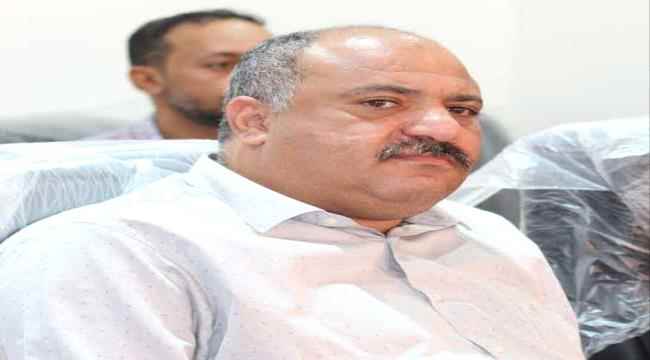 المدير السابق كهرباء عدن ينفي امتلاكه أي حساب بمواقع التواصل الاجتماعي