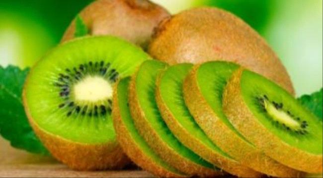 ماذا يحدث لجسمك عند تناول ثمرة الكيوي يوميا؟ .. تقوية القلب والأمعاء