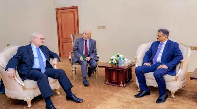 محافظ العاصمة عدن يلتقي المبعوث الأمريكي الخاص إلى اليمن