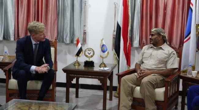 طارق صالح يطالب المبعوث الأممي بتكرار اتفاق ستوكهولم في مأرب