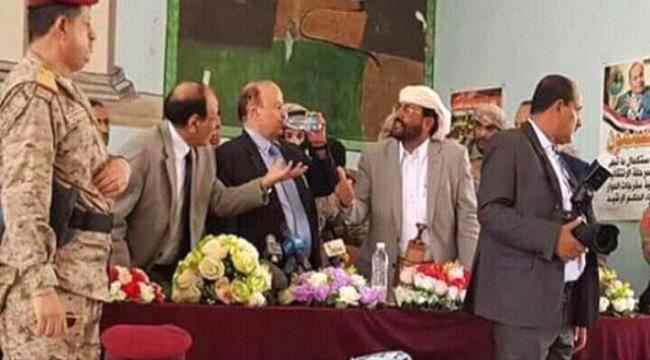 سياسي يمني : سيطرة الإخوان على قرار الشرعية عزز من قوة الحوثيين 