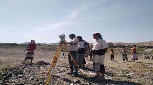 مدير عام الوضيع في نزول ميداني بمعية فريق هندسي لوضع الدراسات النهائية لمشروع مياه السواد آل امارم الوضيع