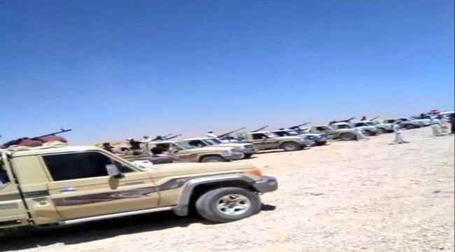قبائل حضرموت تطرد مليشيات الإخوان من معسكر الخالدية