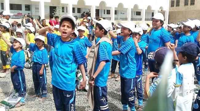 الحوثي يخطط لتجنيد الطلاب إجباريا.. لتعويض خسائره البشرية