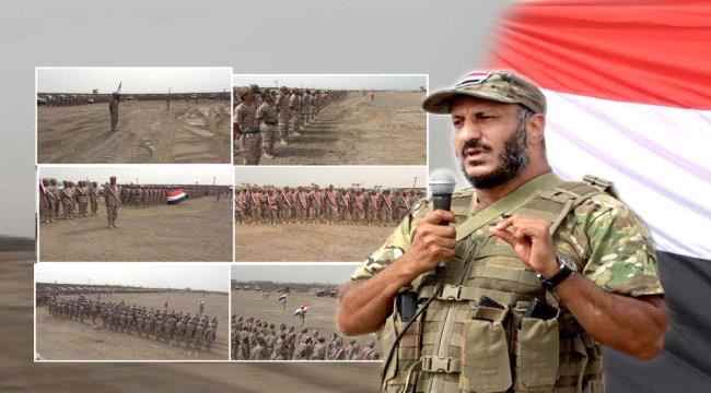 مسئول في الشرعية لطارق صالح:توكل على الله وقاتل الحوثي 