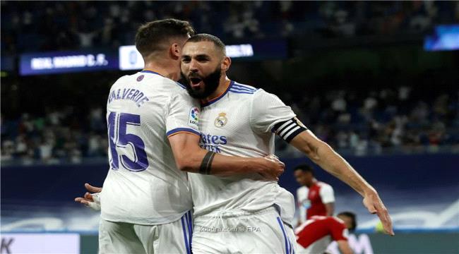 صورة: بنزيما يحتفل بالعودة إلى البرنابيو