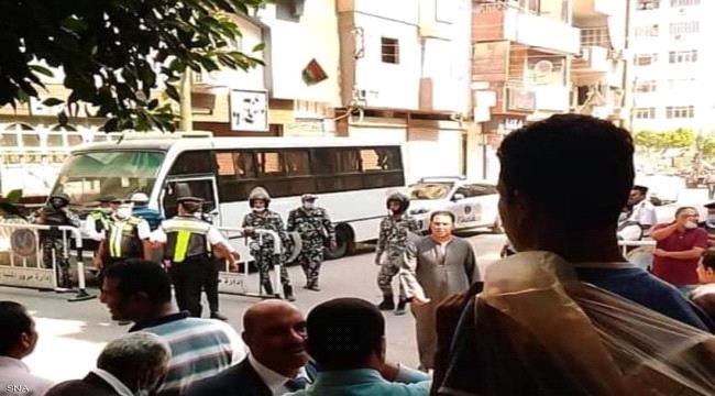 مصر.. إخلاء مجمع محاكم المنيا والكشف عن حقيقة "التفجير"