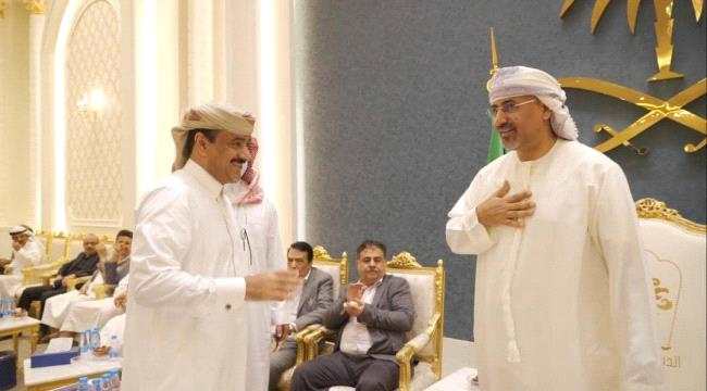 الرئيس الزُبيدي يستقبل عددا من القيادات الجنوبية من وزراء ومحافظين وأعضاء  مجلسي النواب والشورى