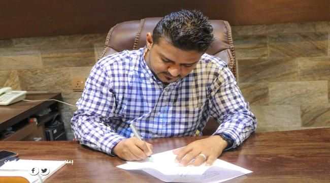 مدير عام الشيخ عثمان يوجه باعمال الصيانة لخطوط الصرف الصحي وانارة شوارع الممدارة 