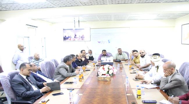 وزير النفط يترأس اجتماعا بموردي المشتقات النفطية