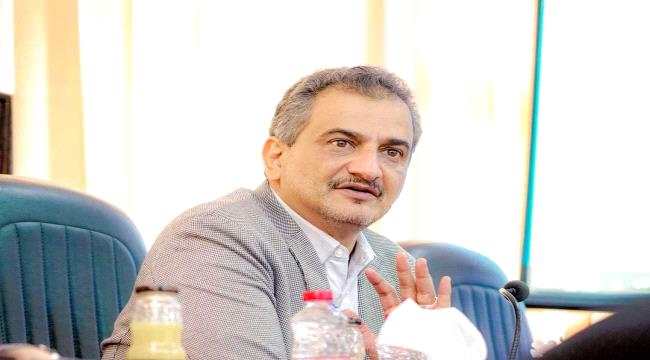 المحافظ لملس يعلن استعداده لدعم جهود تطوير مستشفى الجمهورية 