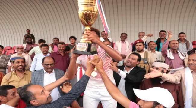 بحضور معالي وزير التربية والتعليم الأستاذ طارق العكبري.. منتخب أبين المدرسي يتوج بطلا للبطولة المدرسية الثالثة
