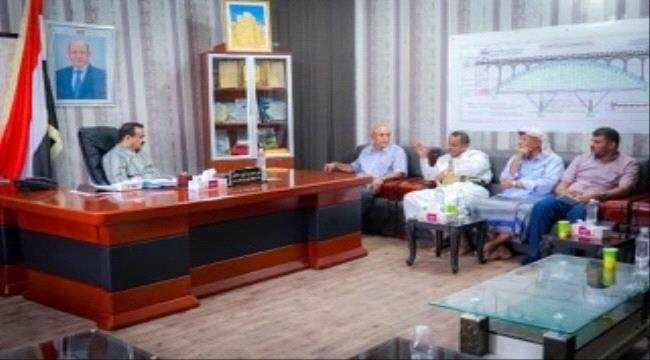 المحافظ بن الوزير يلتقي بممثلي القطاع النفطي الرابع ويؤكد على استباب الوضع الأمني في المواقع والمنشآت النفطية بِشبوة
