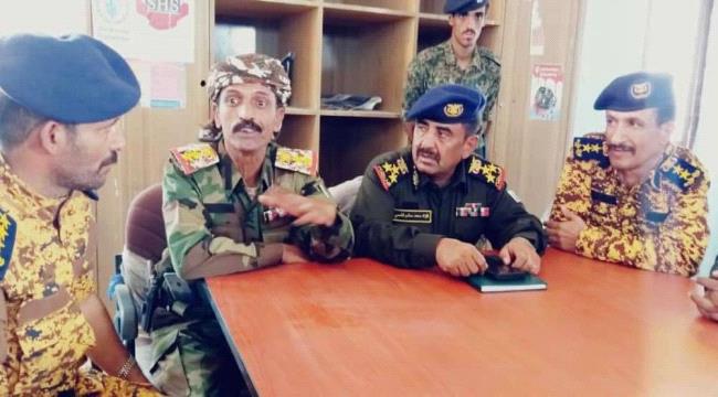 مدير شرطة شبوة يزور إدارة أمن المنشآت في عتق 