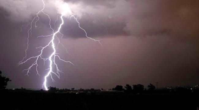 الأرصاد ينبه من أمطار غزيرة مصحوبة بالعواصف الرعدية وتدفق السيول في أغلب المحافظات