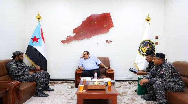 اللواء بن بريك يشيد بدور قوات حرس المنشآت الحكومية 