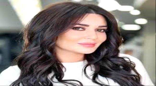 تعليقاً على اعتداء تعرضت له امرأة افغانية..سيرين عبد النور لأحد أعضاء طالبان: "يتكسروا إيديك"