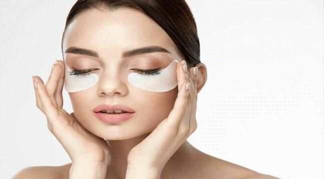 علاج تجاعيد العينين في سن العشرين