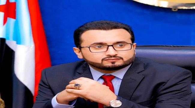 العولقي يدعو مجلس القيادة لفتح ملفات الوزارات والمؤسسات ووضع حداً لعبث السنوات الماضية