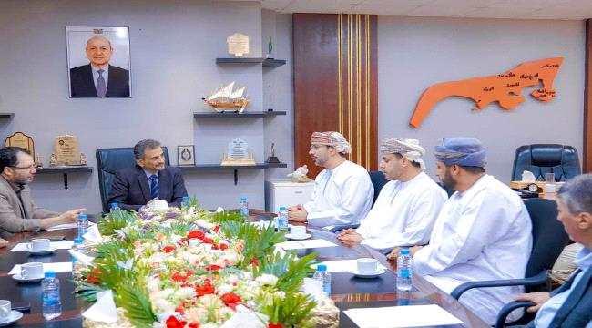 لملس يناقش مع وفد من بنك صحار الدولي سُبل التعاون المشترك