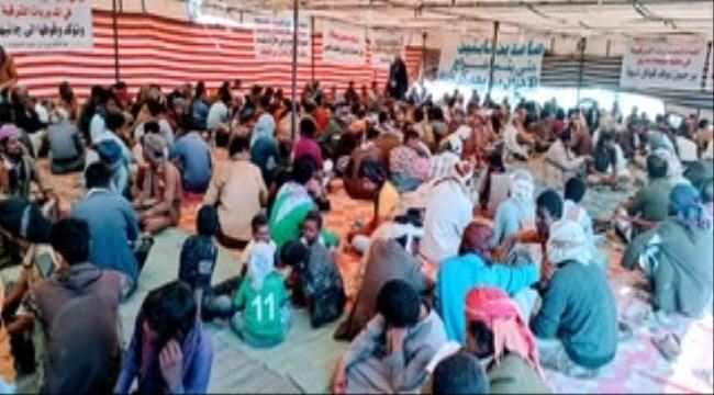 قبائل شبوة تمهل مليشيا الإخوان 48 ساعة للمغادرة من معسكرات عارين