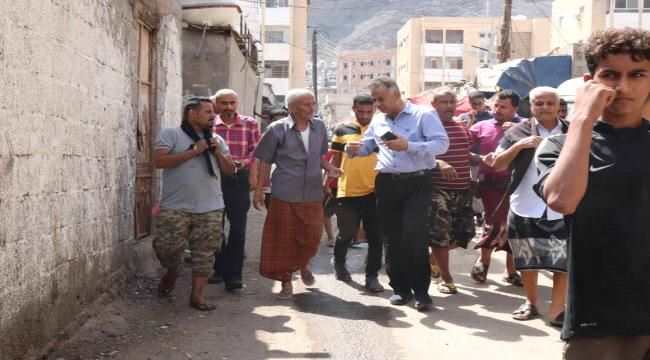 الجاوي يواصل زيارته الميدانية لإحياء مديرية المعلا