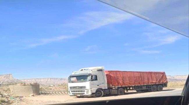 نقاط الإخوان تواصل فرض الجبايات على سائقي الشاحنات بشبوة